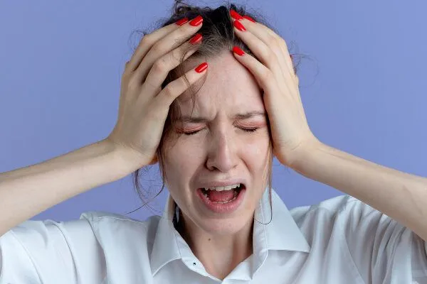 Perché cadono i capelli in grandi quantità? 3 Perché cadono i capelli in grandi quantità?