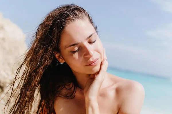 Quale crema solare fa bene ai capelli?