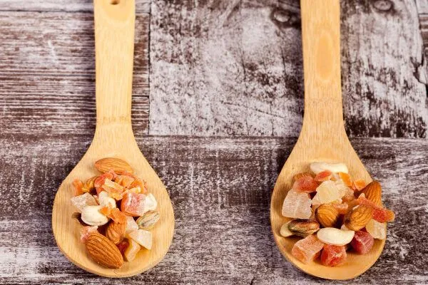 Alimenti che causano la caduta dei capelli 4 Alimenti che causano la caduta dei capelli