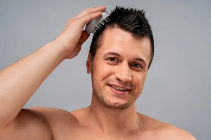Astuces capillaires pour paraître plus jeune : Coiffures et soins