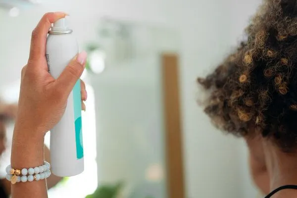 Come migliorare la densità dei capelli ricci 4 Come migliorare la densità dei capelli ricci
