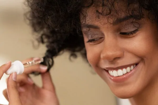 Come migliorare la densità dei capelli ricci 6 Come migliorare la densità dei capelli ricci