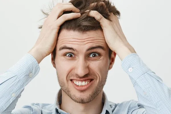 Come trattare la forfora negli uomini