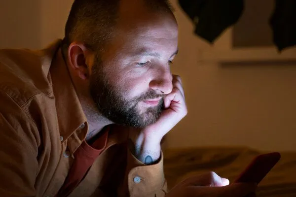 In che modo l’insonnia influisce sui nostri capelli? 3 In che modo l’insonnia influisce sui nostri capelli?
