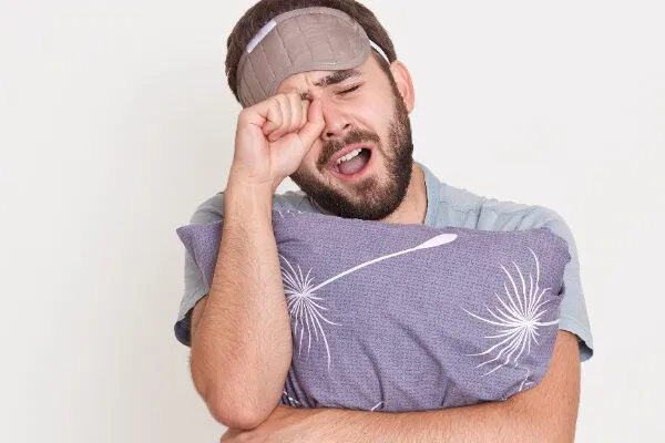 In che modo l’insonnia influisce sui nostri capelli? 6 In che modo l’insonnia influisce sui nostri capelli?