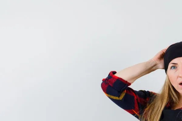 Indossare un berretto fa cadere i capelli? 2 Indossare un berretto fa cadere i capelli?