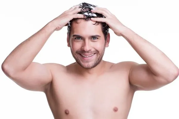 Shampoo a secco: cos’è e come si usa? 7 Shampoo a secco: cos’è e come si usa?