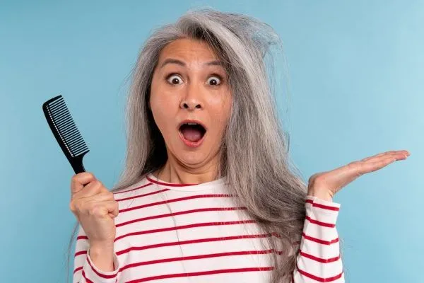 La melanina influenza la caduta dei capelli? 3 La melanina influenza la caduta dei capelli?
