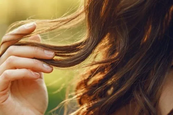 L’autunno e la caduta dei capelli
