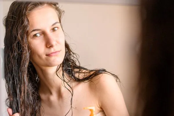 Lo hair slugging provoca la caduta dei capelli? 4 Lo hair slugging provoca la caduta dei capelli?