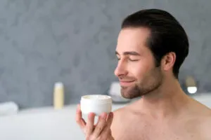 Consigli per lavare i capelli negli uomini