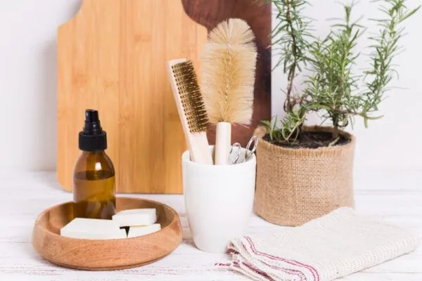 Trucchi per prendersi cura dei capelli grassi