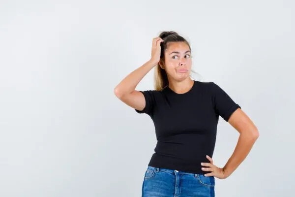 Trucchi per prendersi cura dei capelli grassi