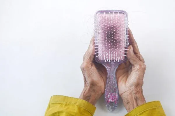 Si ricrescono i capelli dopo un’ anemia?