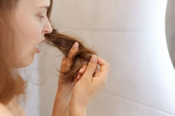 Perché i capelli smettono di crescere? 9 Perché i capelli smettono di crescere?