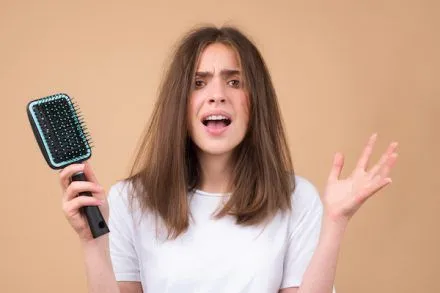 Effetto shedding, danneggia i nostri capelli?