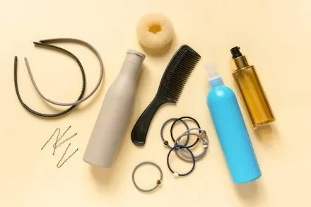 I prodotti per fissare i capelli causano l’alopecia?