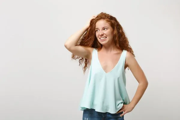 Che cos’è il sebo naturale e che ruolo ha nella perdita dei capelli?