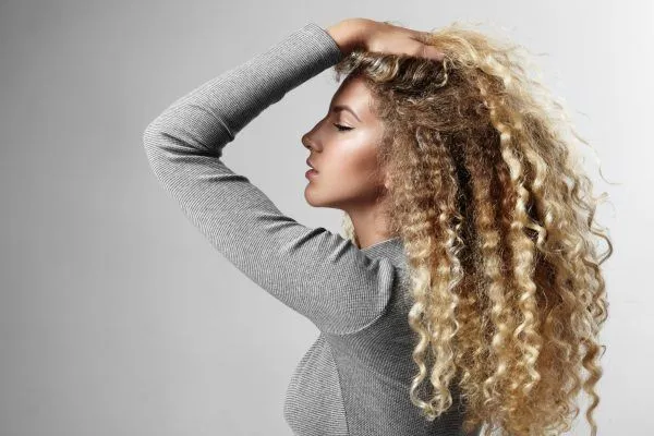 Come avere capelli folti e sani?