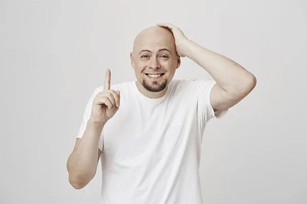 Greffe de cheveux évolution mois par mois : le guide complet