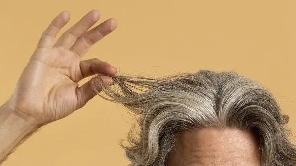 Quali sono le cause della caduta dei capelli negli uomini?