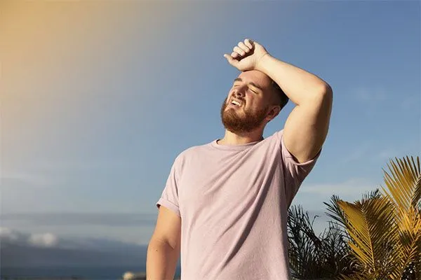 Prendre soin de ses cheveux en été : conseils et astuces