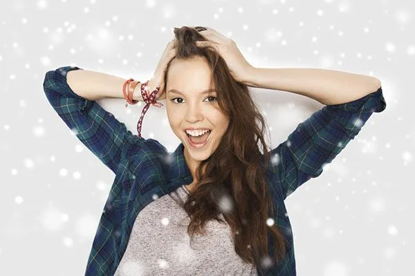 Prendre soin de ses cheveux en hiver : Guide et conseils