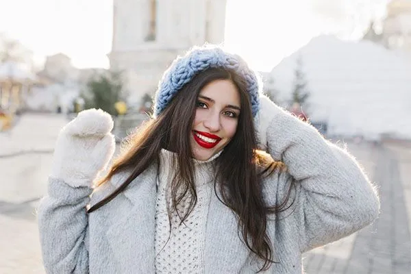 Prendre soin de ses cheveux en hiver : Guide et conseils