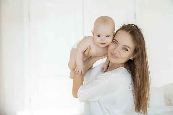 Chute de cheveux : causes, signes, diagnostic et solutions complètes