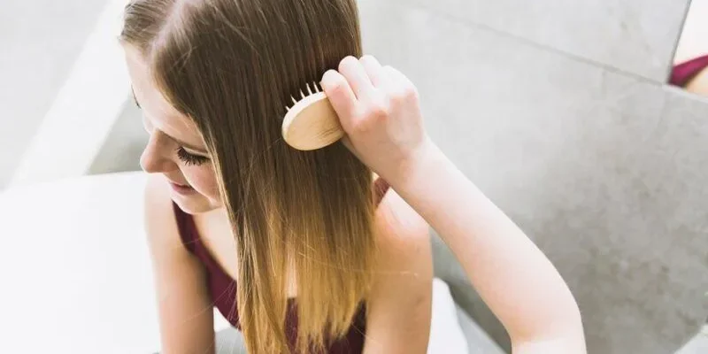 Comment démêler les cheveux sans les agresser ? 1 Comment démêler les cheveux sans les agresser ?