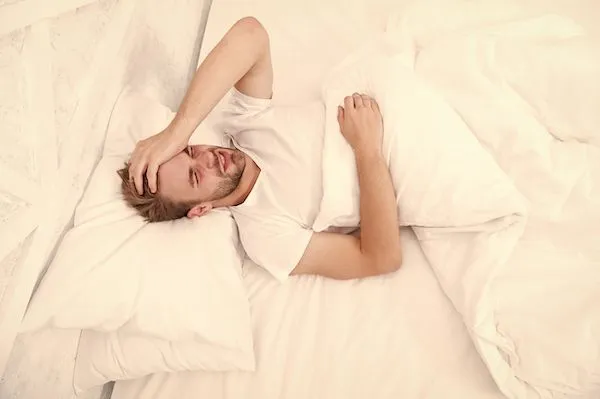 In che modo l’insonnia influisce sui nostri capelli? 1 In che modo l’insonnia influisce sui nostri capelli?