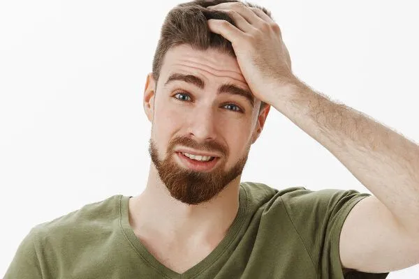 Cos’è una protesi per capelli? È visibile?
