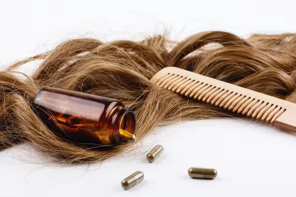 Inibitori JAK per l’Alopecia Areata: Cosa Sono e Quando si Usano 4 Inibitori JAK per l’Alopecia Areata: Cosa Sono e Quando si Usano