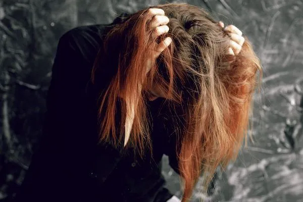 Tricotillomania, cos’è e come si cura?