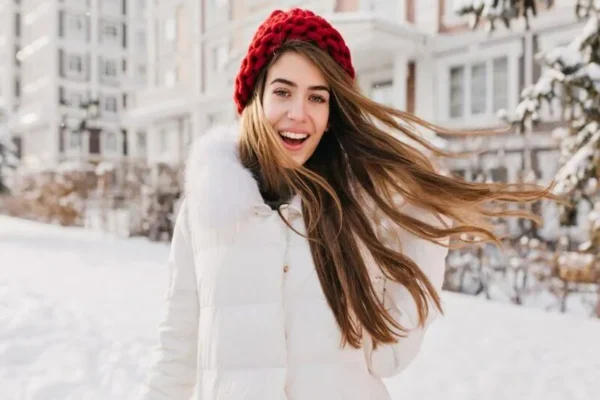 Prendre soin de ses cheveux en hiver : Guide et conseils