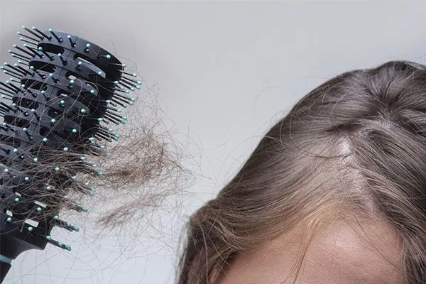 Pourquoi nos cheveux s’affaiblissent ? 3 Pourquoi nos cheveux s’affaiblissent ?