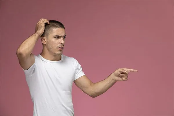 Santé mentale hommes cheveux : L’impact psychologique de la calvitie 5 Santé mentale hommes cheveux : L’impact psychologique de la calvitie