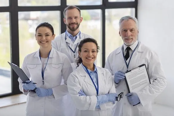 Come evitare la caduta dei capelli, cosa prendere? Può essere evitata?