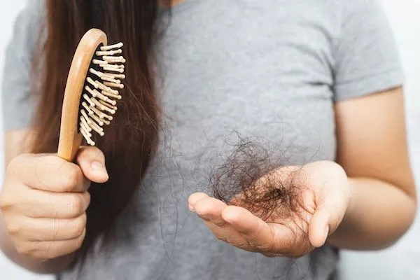 I migliori shampoo per alopecia androgenetica femminile