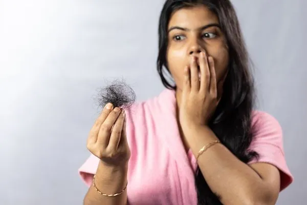 I migliori shampoo per alopecia androgenetica femminile
