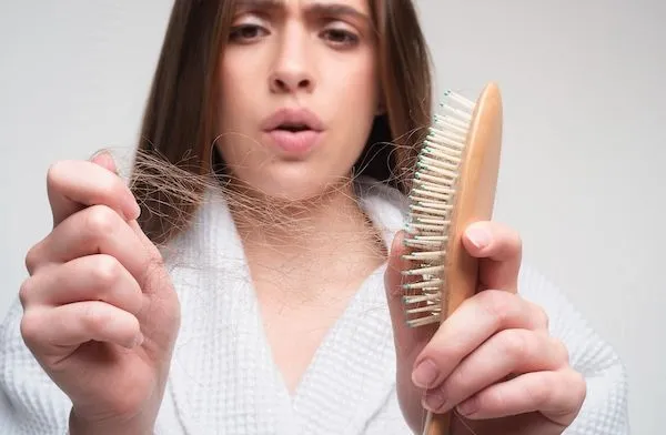 I migliori shampoo per alopecia androgenetica femminile