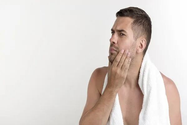 Minoxidil 5, che cos’è e come si usa per fermare la caduta dei capelli